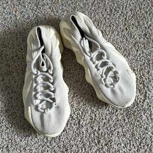 Yeezy 450 - Cloud White